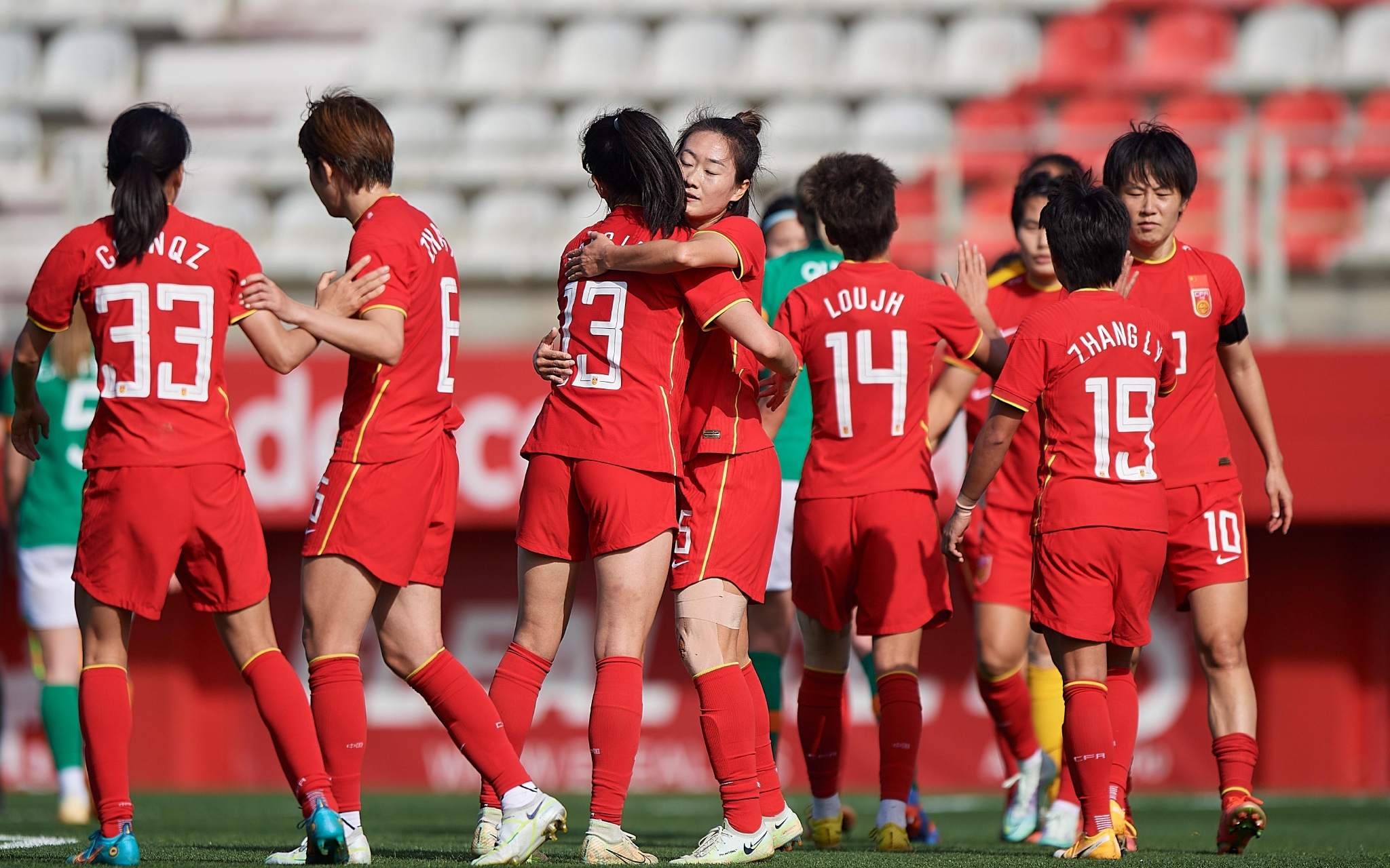 国内女足联赛产生下半赛季冠军，焦点对决即将拉开帷幕