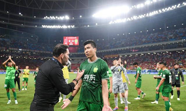 史图加特球员重回领先位置，团结拼搏